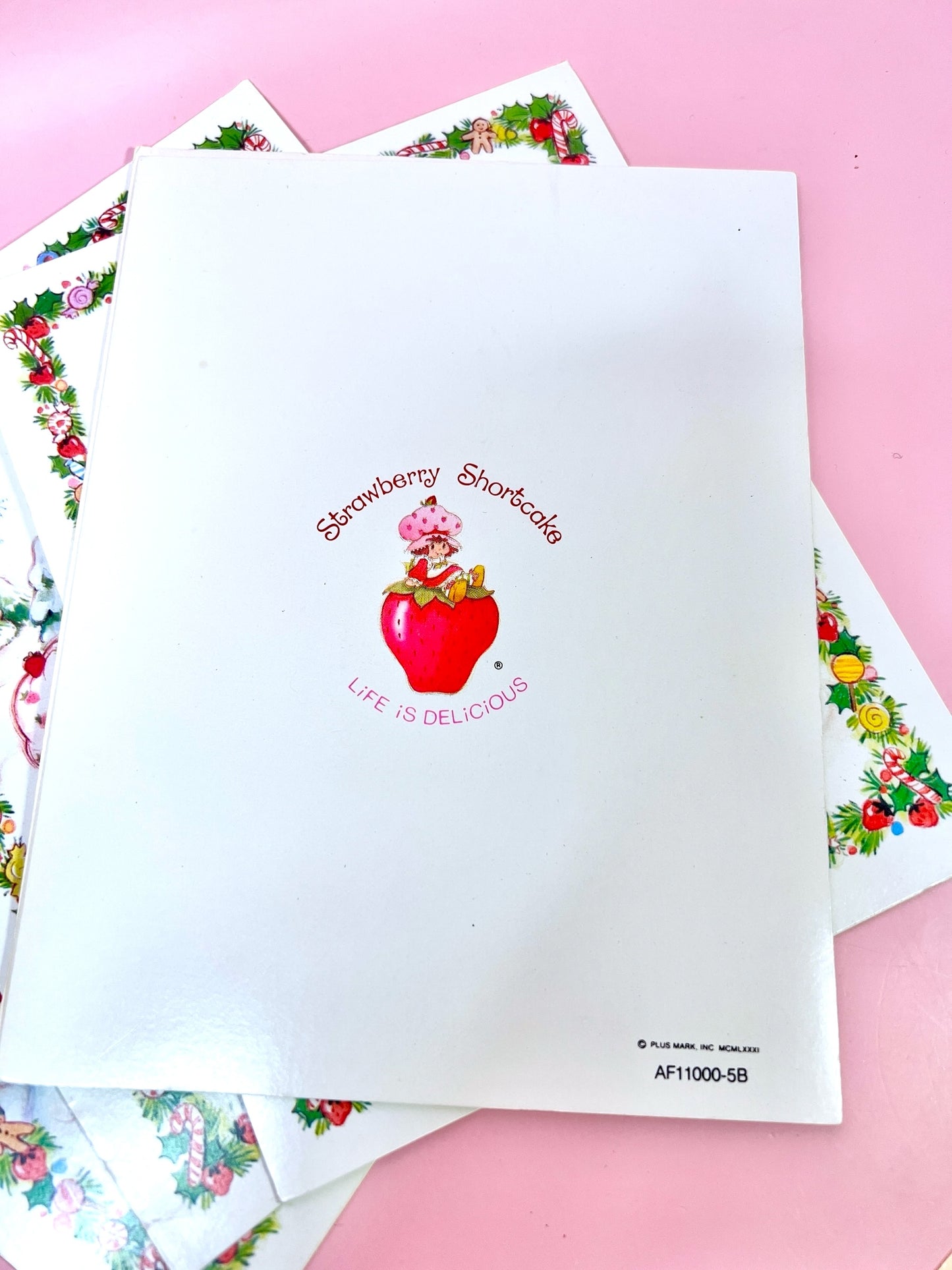 Set of 4 Vintage 1981 Strawberry Shortcake Unused Christmas Cards with Skating Scene
