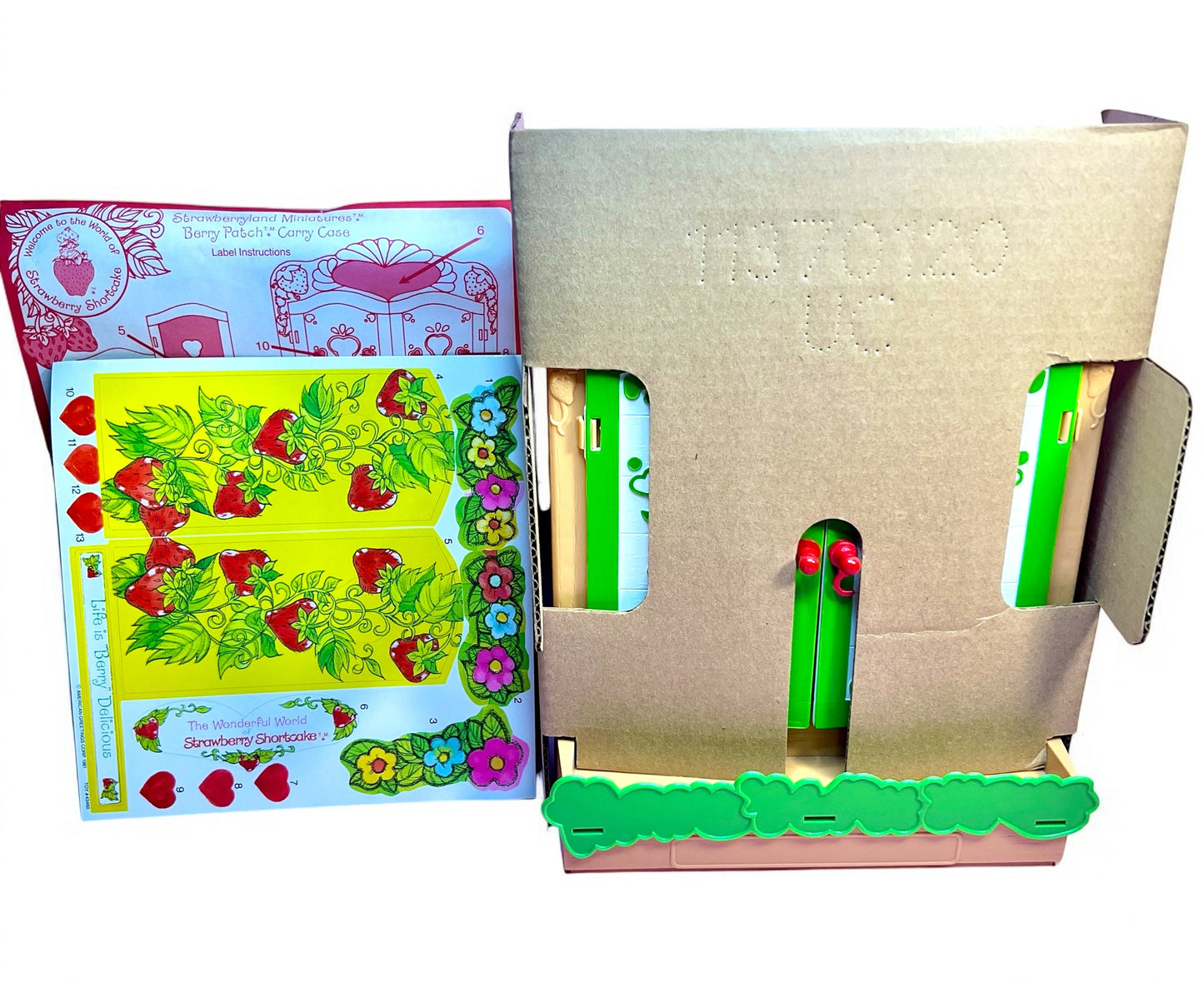 NEW IN BOX Vintage 1980s Strawberry Shortcake Miniature Figurine Display Carry Case UNUSED!
