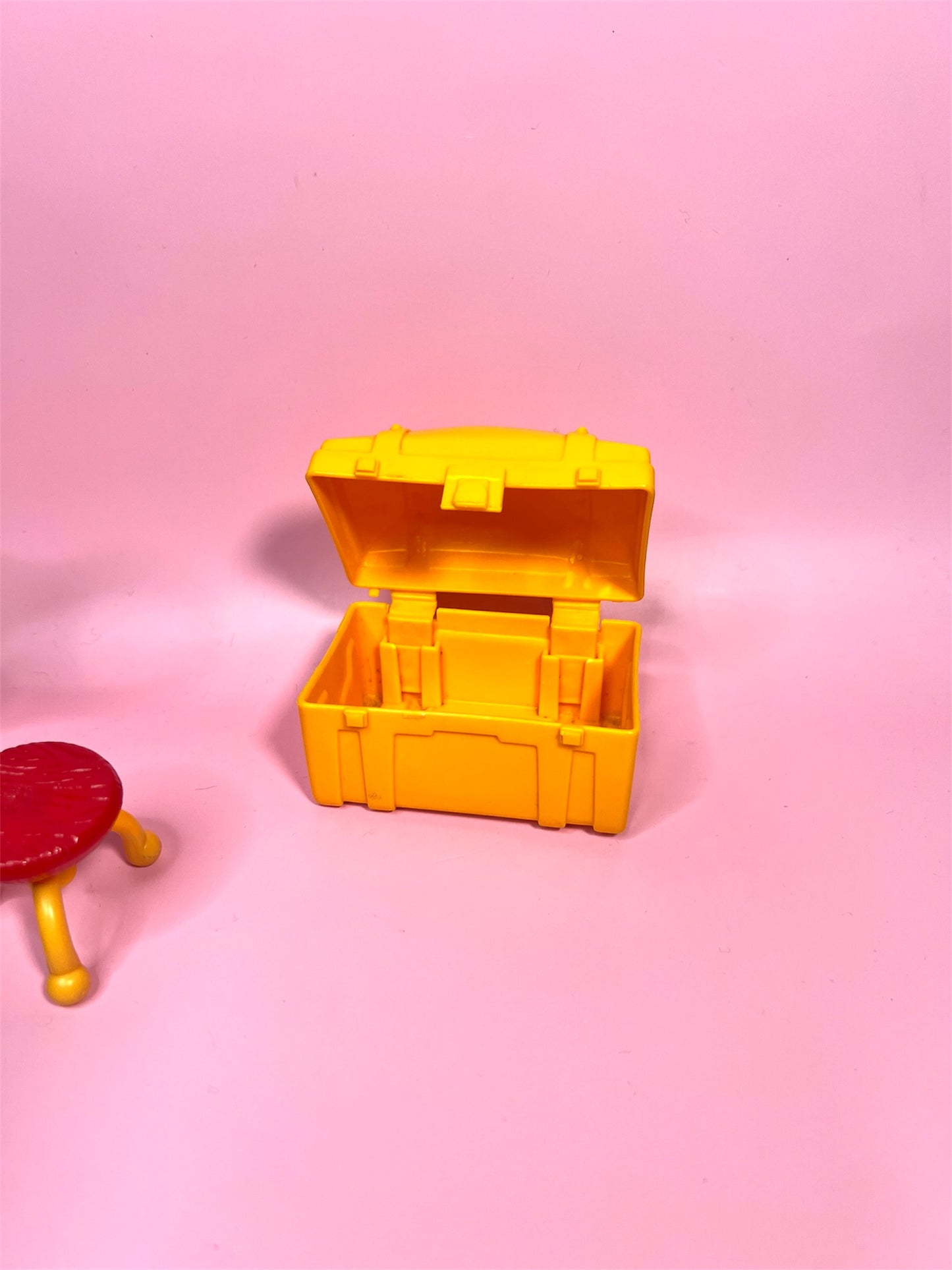 Vintage 1983 Strawberry Shortcake Berry Happy Home Living Room Couch