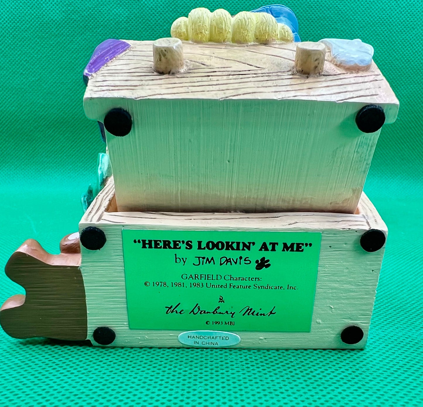 Danbury Mint Garfield “Here’s Looking at Me” 1993 Figurine. Excellent condition! - Dolly Magic