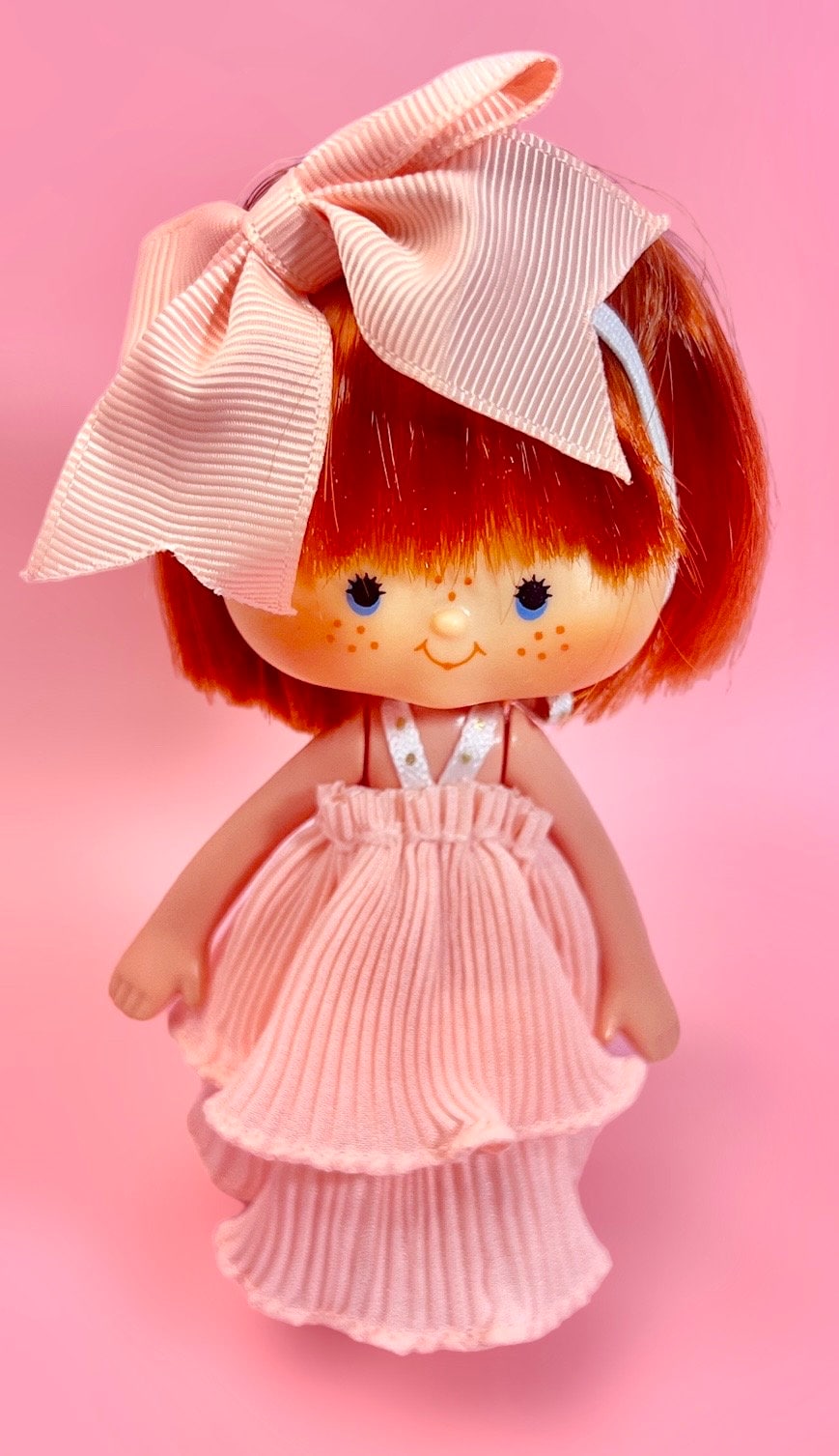 BERRY Pretty in Pink! Vintage Strawberry Shortcake Gift Package with 1979 Original Flat Hands Doll, Custard, 3 outfits & keepsake box! - Dolly Magic