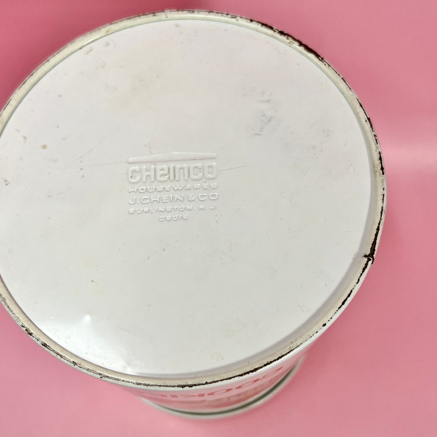 Vintage 1980 Strawberry Shortcake Metal Cookie Tin - Dolly Magic