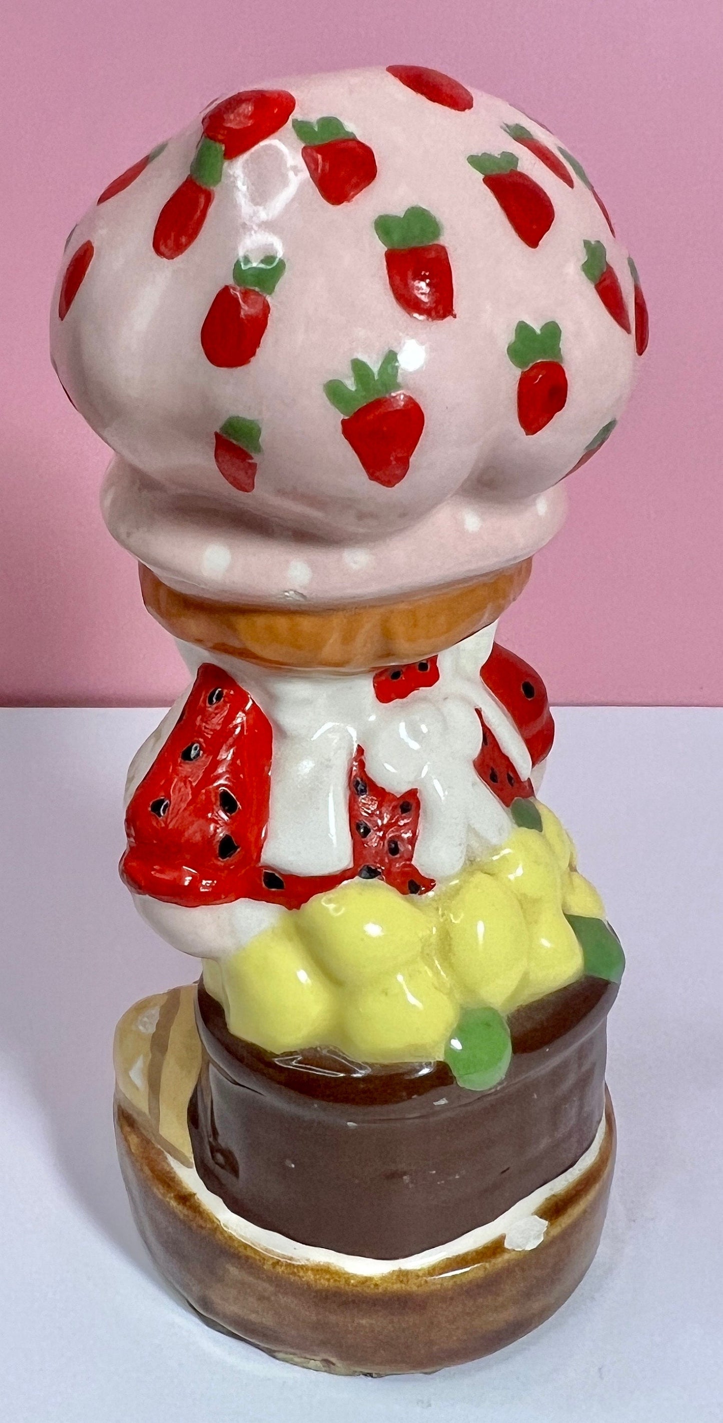 Vintage Glazed Ceramic Strawberry Shortcake Figurine - READ and SEE Pictures. Vintage 1980s Hand Painted Collectible Strawberry Shortcake - Dolly Magic