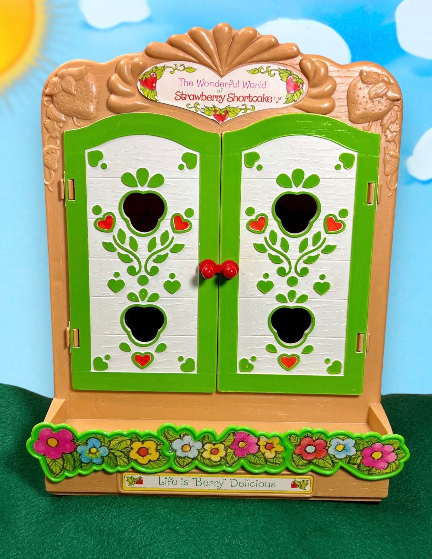 Vintage 1981 Strawberry Shortcake "Strawberry Land" Display Case Cabinet for Strawberry Shortcake Miniatures! Excellent Condition! - Dolly Magic