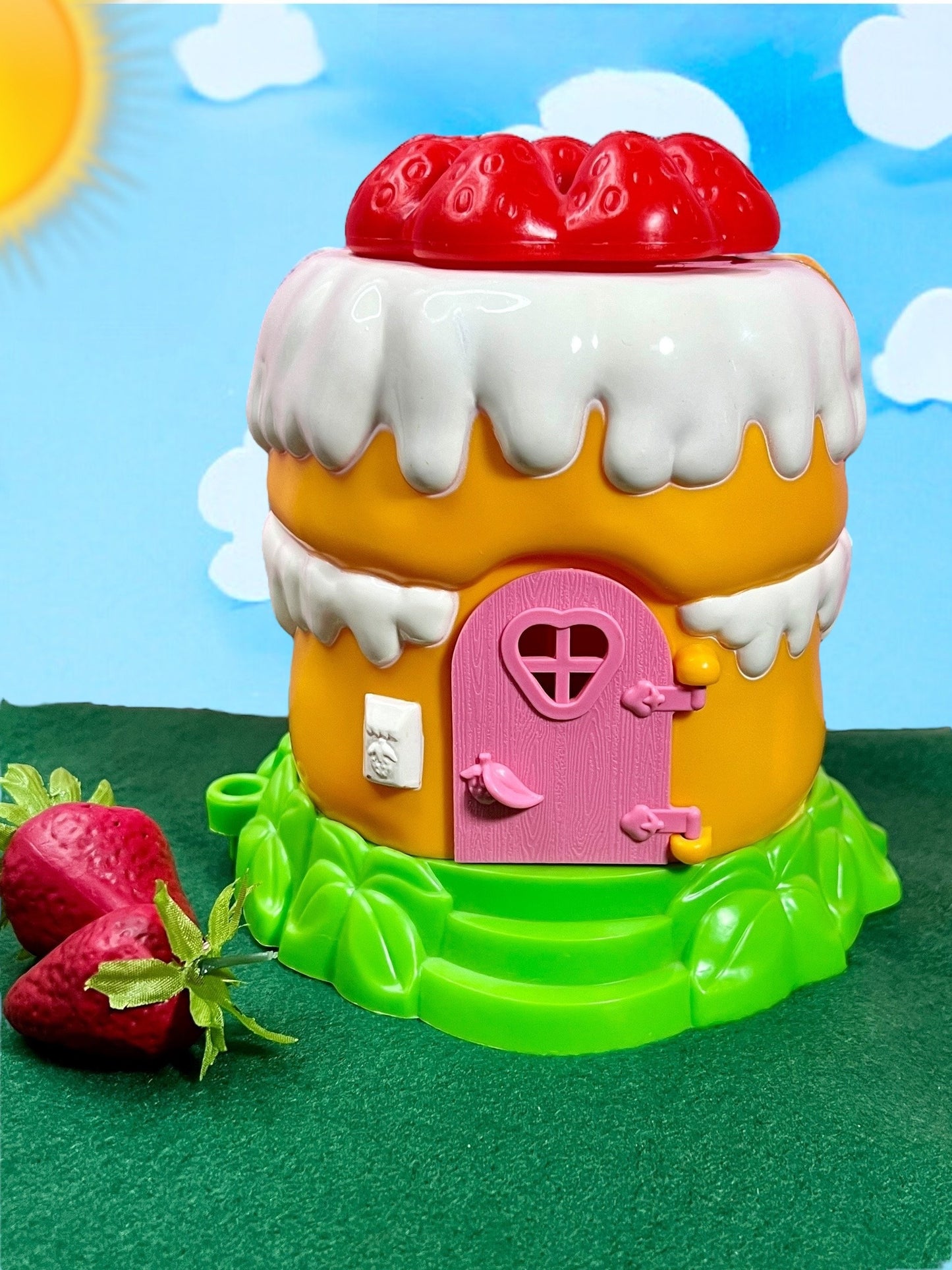1981 Vintage Strawberry Shortcake Strawberry’s “Shortcake House” Miniature Strawberryland House Complete Made by Kenner - Dolly Magic