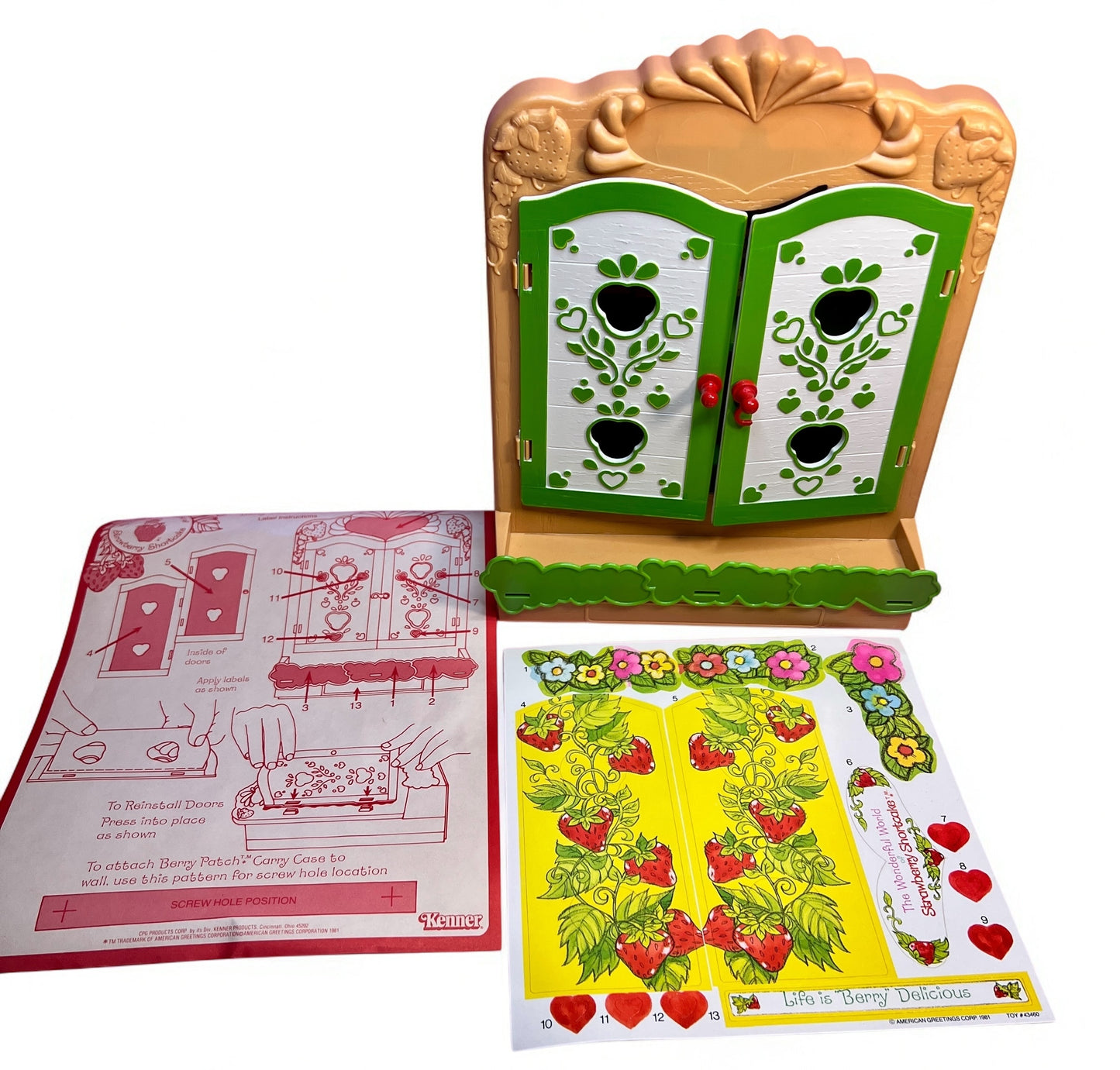 NEW IN BOX Vintage 1980s Strawberry Shortcake Miniature Figurine Display Carry Case UNUSED!