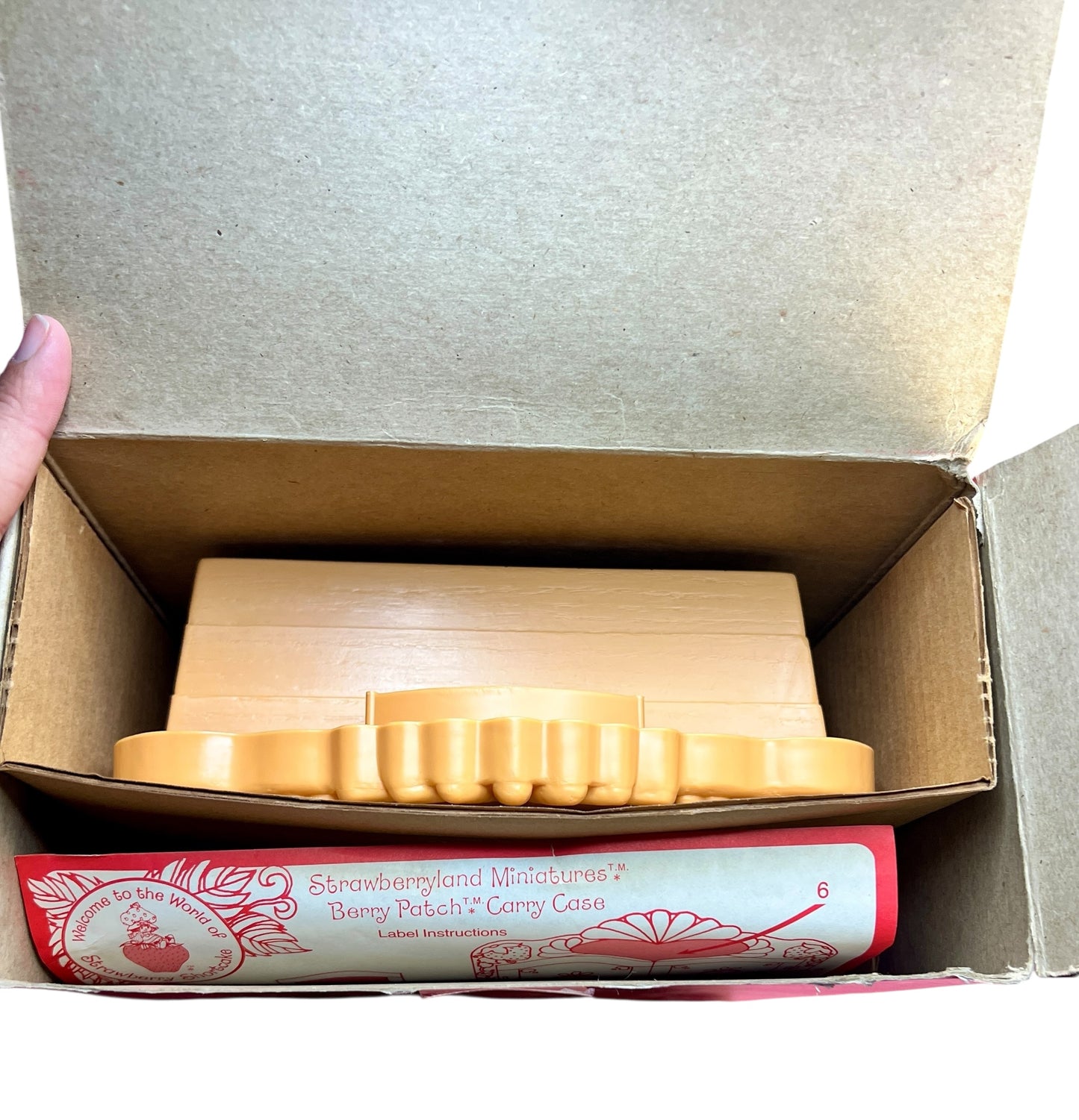 NEW IN BOX Vintage 1980s Strawberry Shortcake Miniature Figurine Display Carry Case UNUSED!