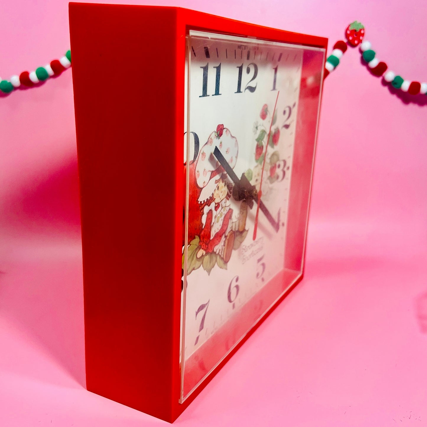 Vintage 1981 Strawberry Shortcake Wall Clock - Dolly Magic