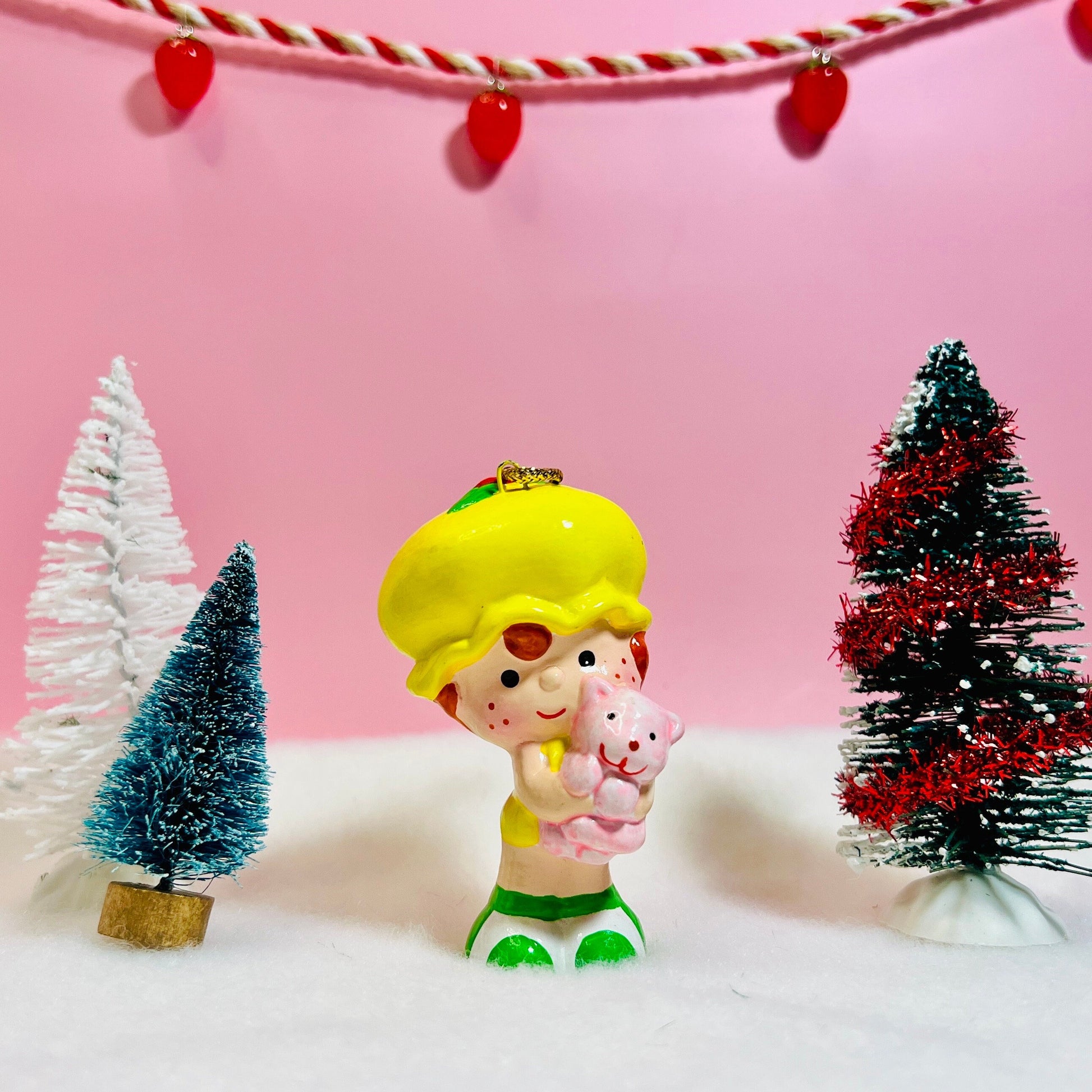 1982 Vintage Strawberry Shortcake Ceramic Christmas Ornament: Apple Dumpling & Custard the Cat - Dolly Magic