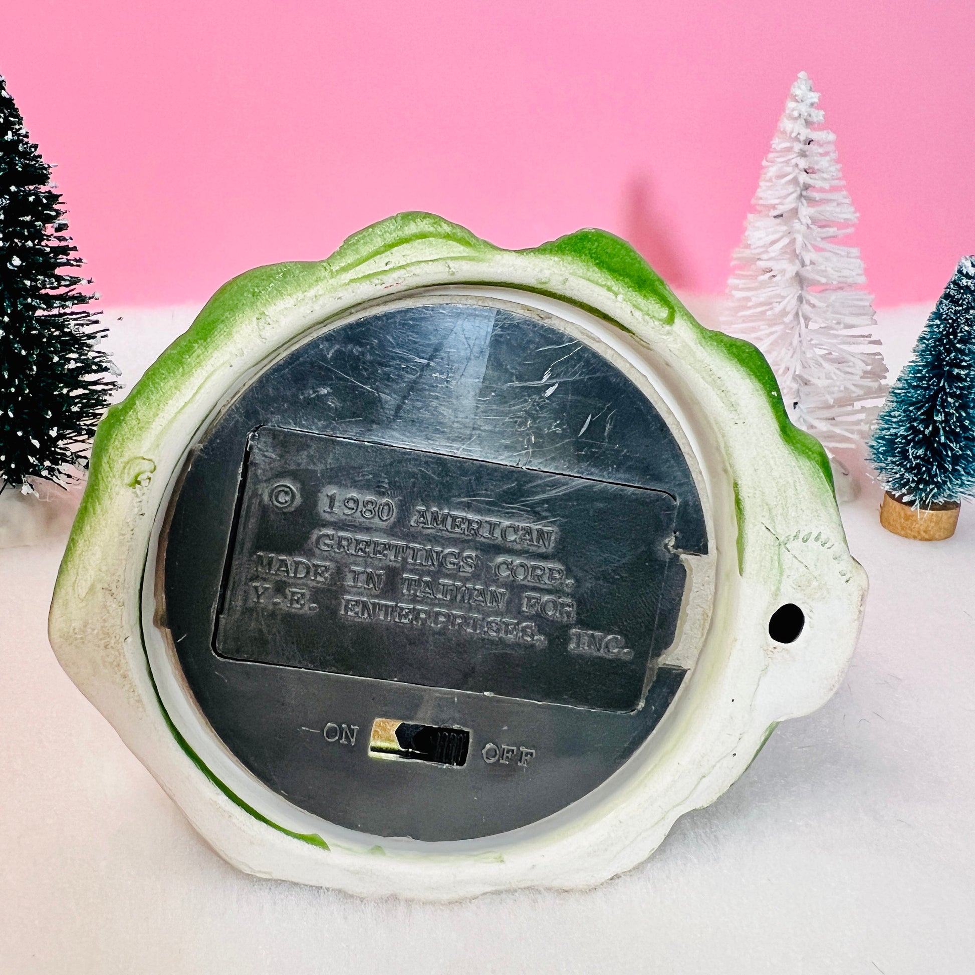 Vintage 1980 Christmas Twinkling Light Up "Santa Visits Strawberry Shortcake" Ceramic Decoration with Original Box - Dolly Magic