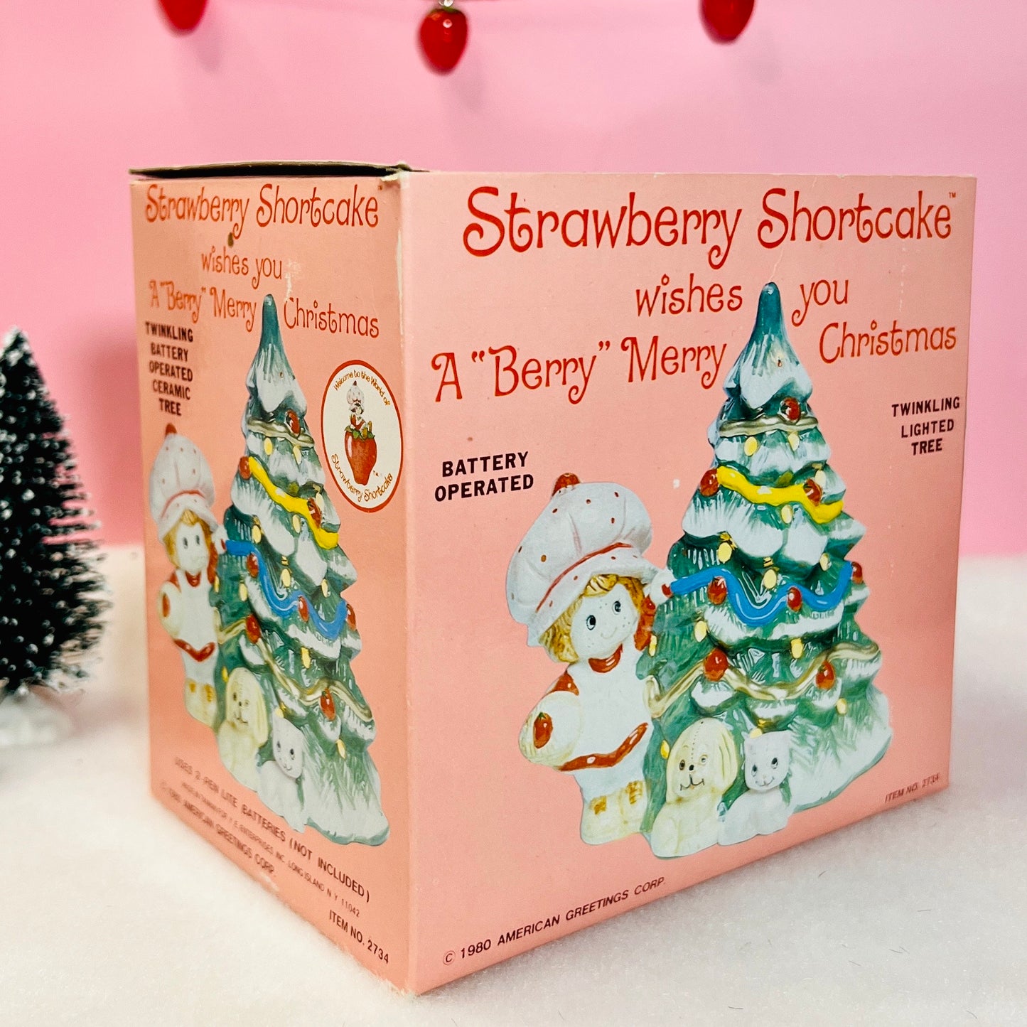 Vintage 1980 Christmas Twinkling Light Up "Santa Visits Strawberry Shortcake" Ceramic Decoration with Original Box - Dolly Magic