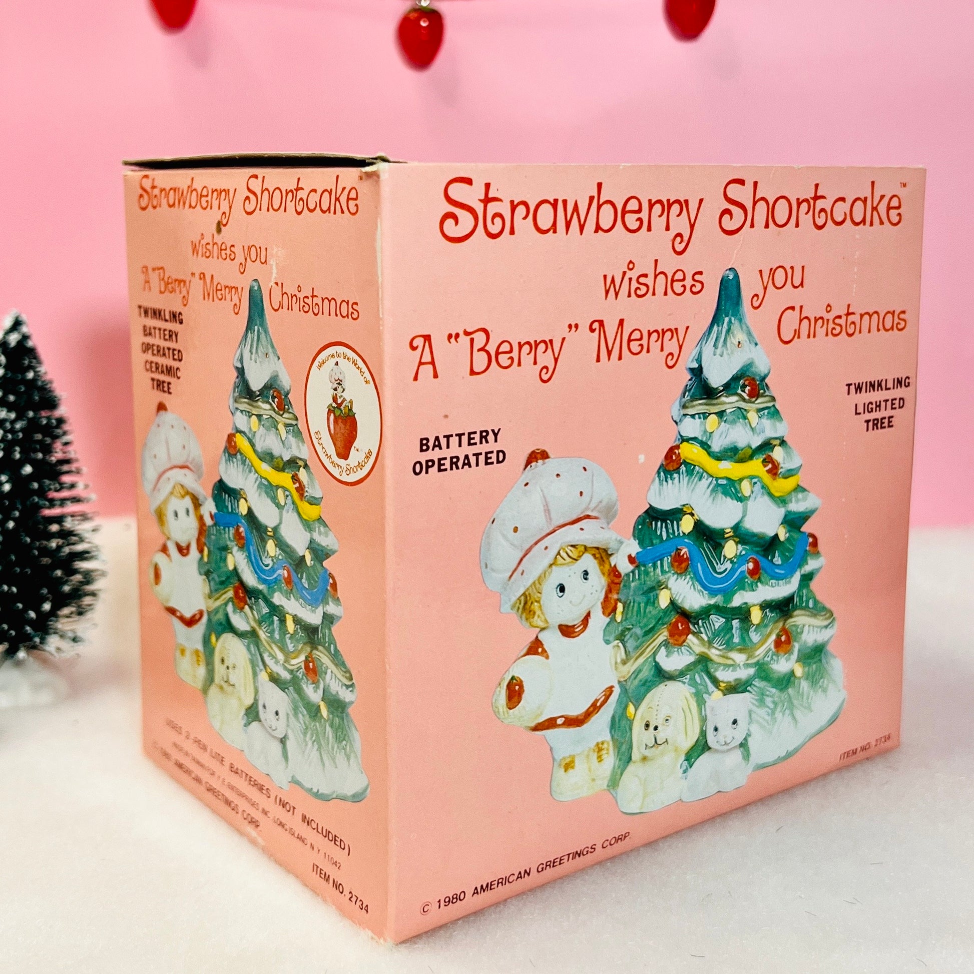 Vintage 1980 Christmas Twinkling Light Up "Santa Visits Strawberry Shortcake" Ceramic Decoration with Original Box - Dolly Magic