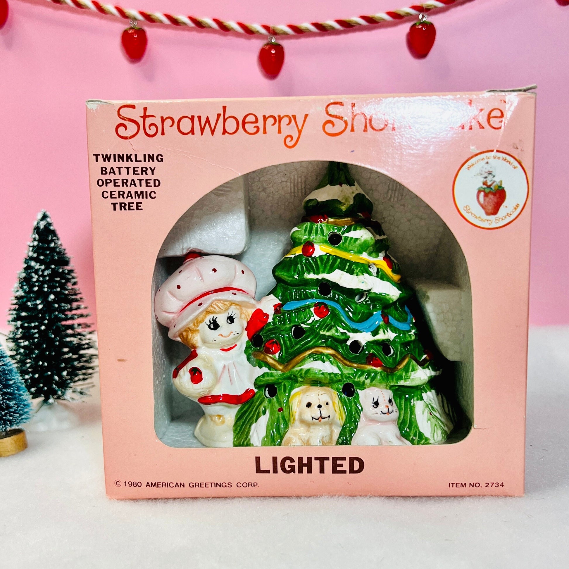 Vintage 1980 Christmas Twinkling Light Up "Santa Visits Strawberry Shortcake" Ceramic Decoration with Original Box - Dolly Magic