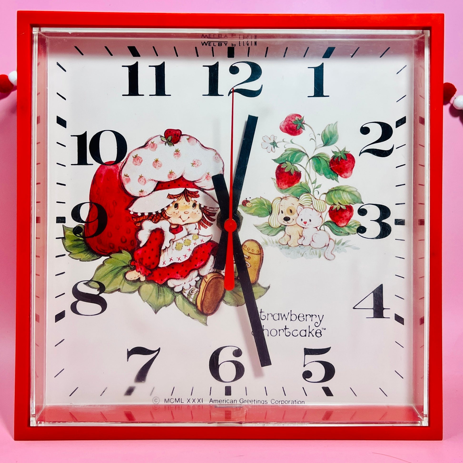 Vintage 1981 Strawberry Shortcake Wall Clock - Dolly Magic