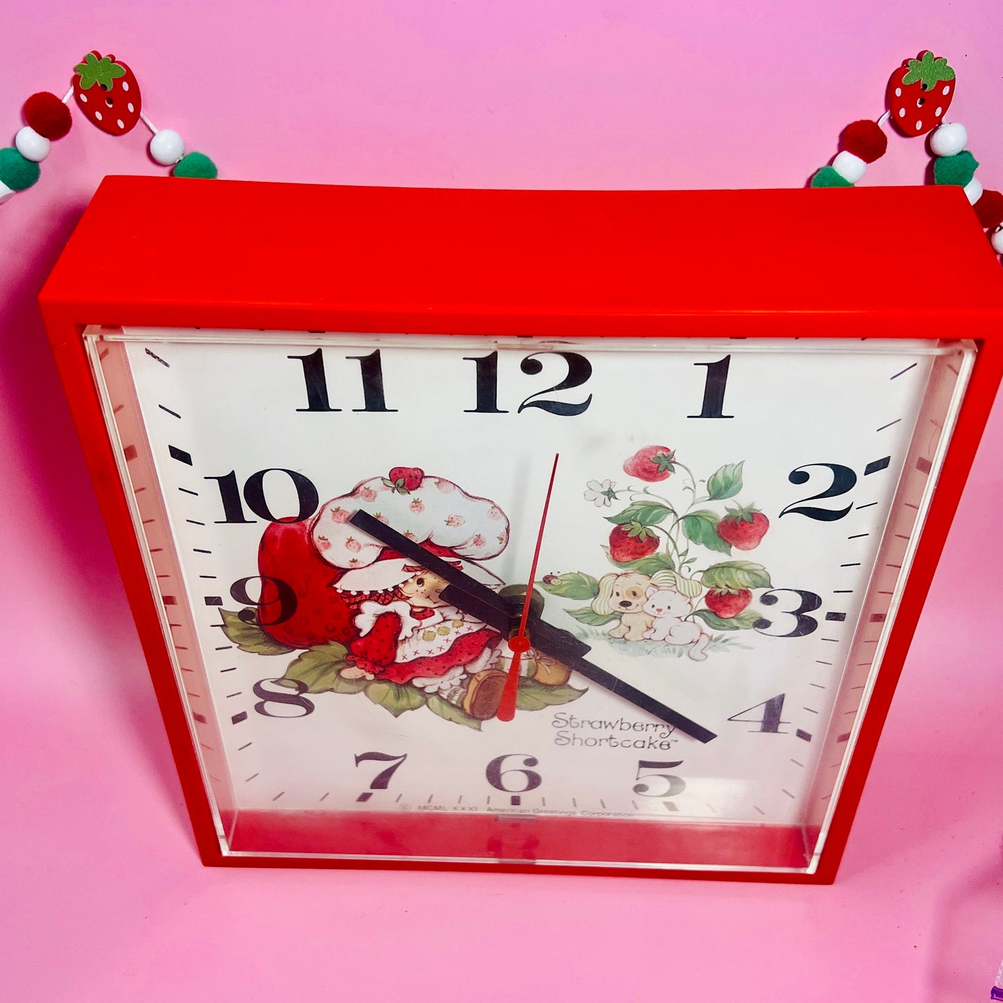 Vintage 1981 Strawberry Shortcake Wall Clock - Dolly Magic