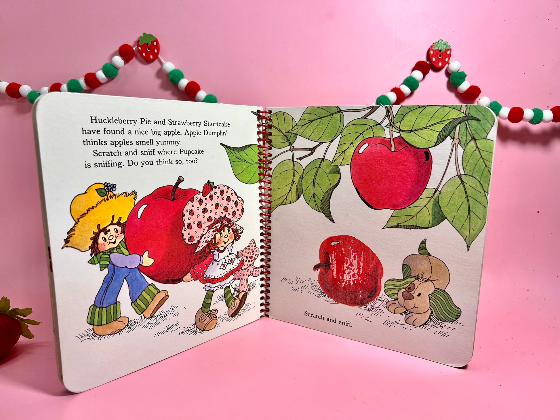 Vintage 1980 Strawberry Shortcake Scratch & Sniff Book: The Sweet Smell of Strawberry Land. Still Scented! - Dolly Magic