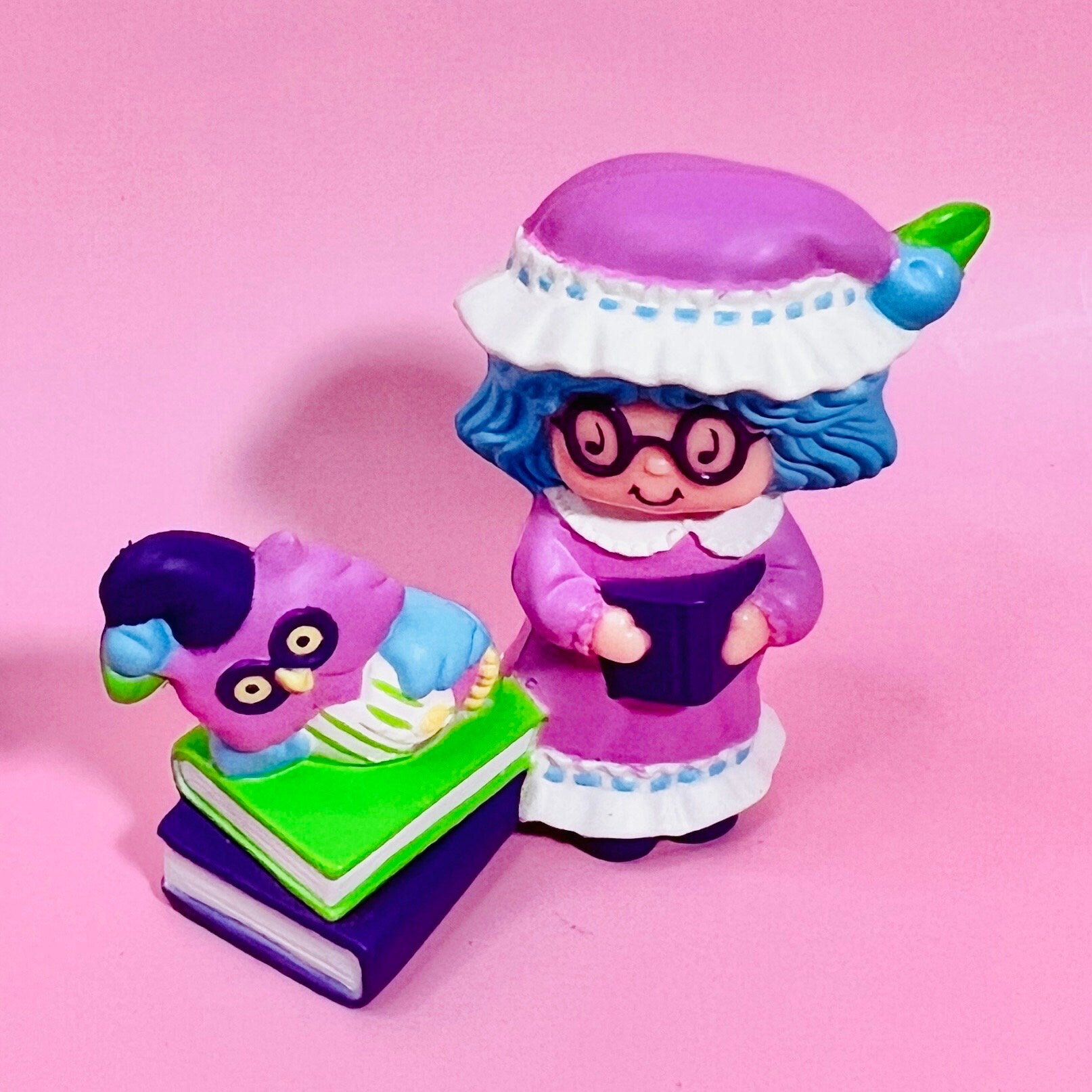 RARE Strawberry Shortcake Strawberryland Vintage Miniature Figurine AGC 1984: Plum Pudding SCENTED & Mint Condition! - Dolly Magic
