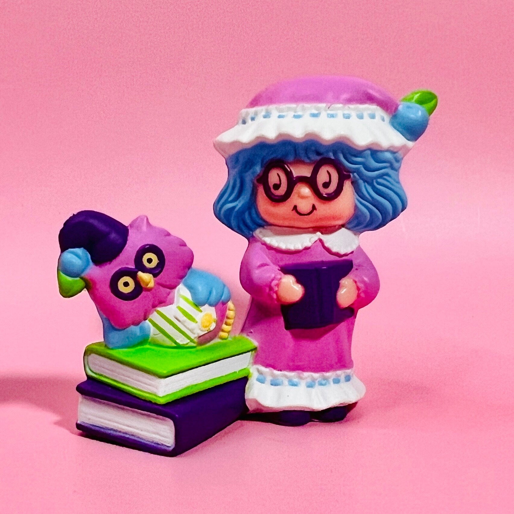 RARE Strawberry Shortcake Strawberryland Vintage Miniature Figurine AGC 1984: Plum Pudding SCENTED & Mint Condition! - Dolly Magic