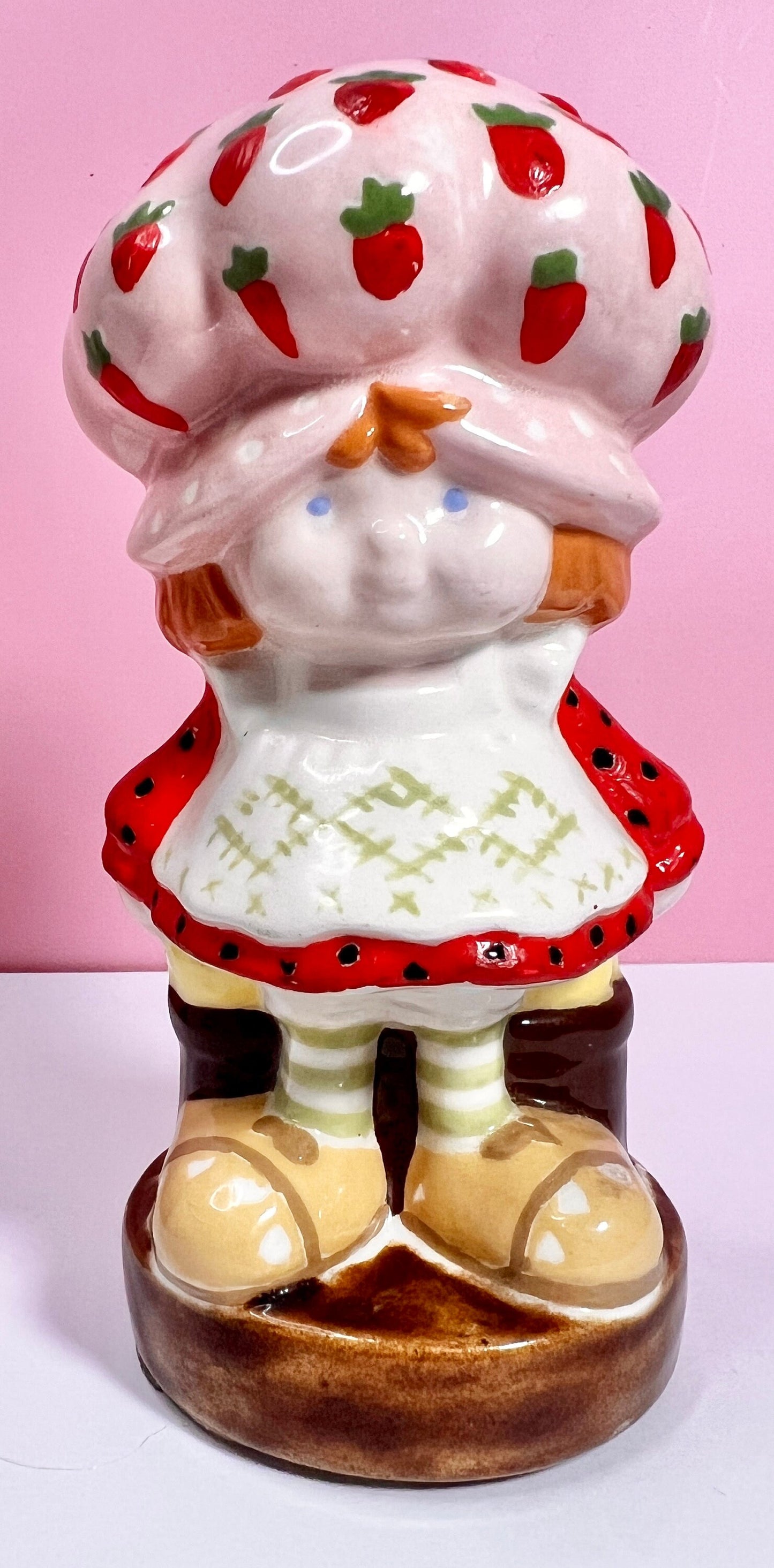 Vintage Glazed Ceramic Strawberry Shortcake Figurine - READ and SEE Pictures. Vintage 1980s Hand Painted Collectible Strawberry Shortcake - Dolly Magic