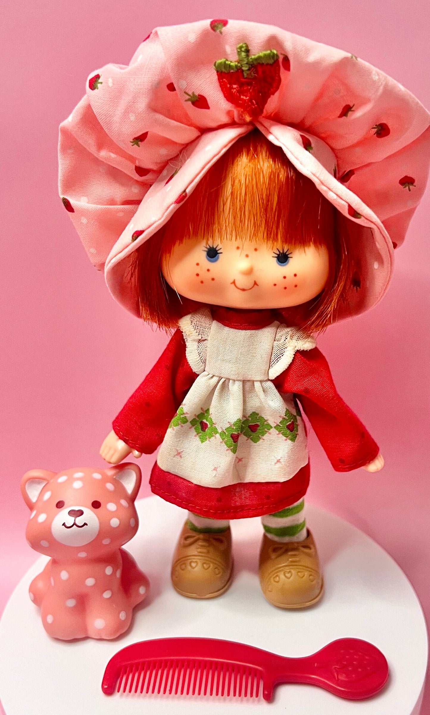Vintage Strawberry Shortcake Gift Package! 1st Release 1979 Strawberry Shortcake Doll, Custard, 5 Outfits, Pin, Mini figure & keepsake box! - Dolly Magic