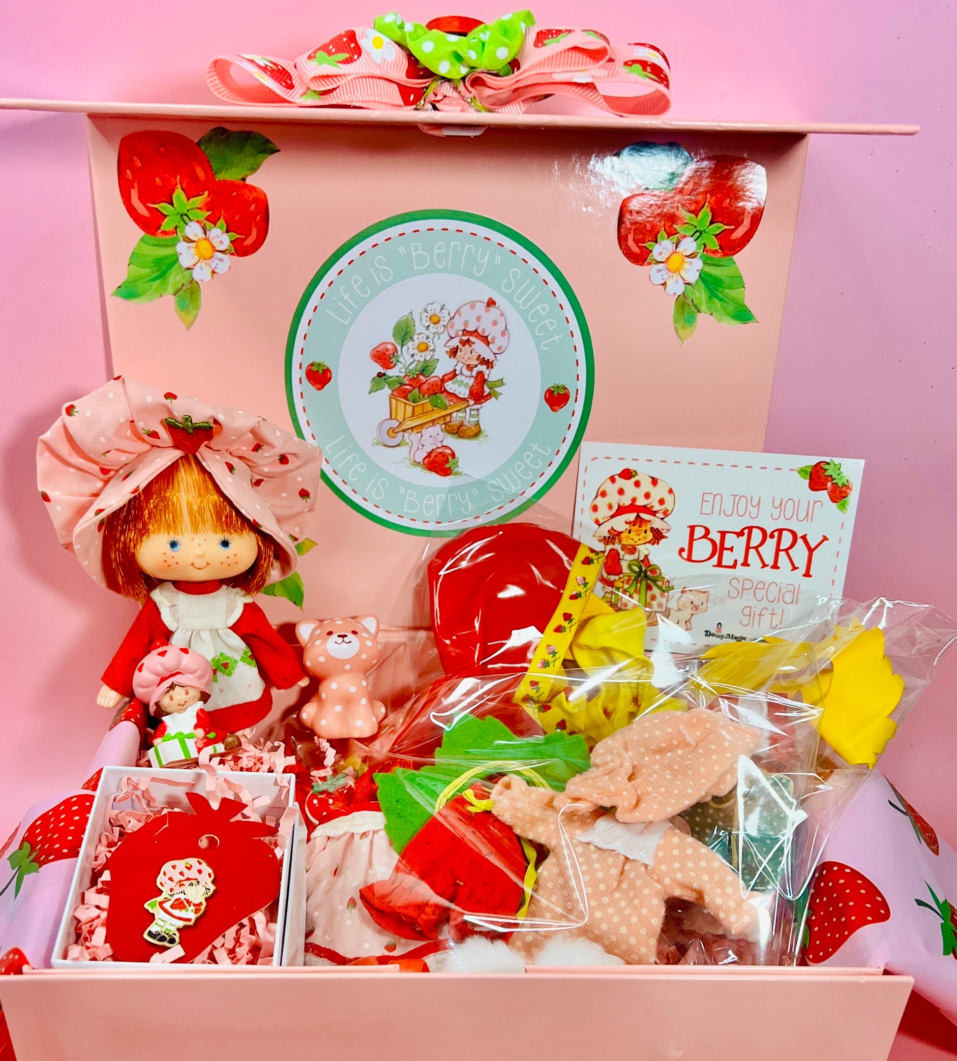 Vintage Strawberry Shortcake Gift Package! 1st Release 1979 Strawberry Shortcake Doll, Custard, 5 Outfits, Pin, Mini figure & keepsake box! - Dolly Magic